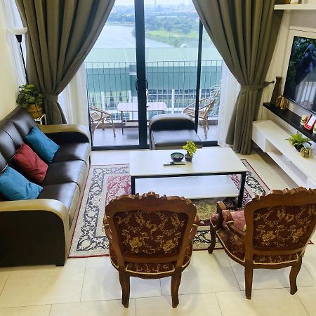Mines Astetica Lake View Condo Seri Kembangan V1 المظهر الخارجي الصورة