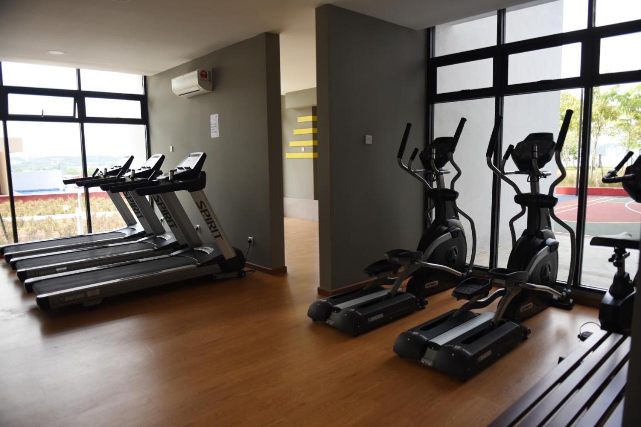 Mines Astetica Lake View Condo Seri Kembangan V1 المظهر الخارجي الصورة