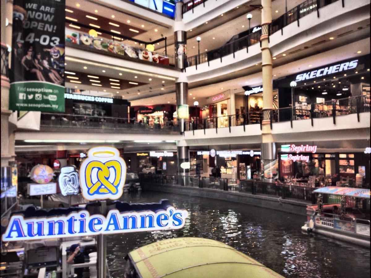 Mines Astetica Lake View Condo Seri Kembangan V1 المظهر الخارجي الصورة