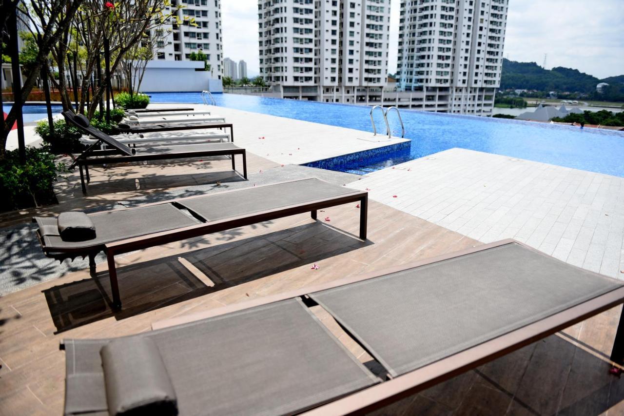 Mines Astetica Lake View Condo Seri Kembangan V1 المظهر الخارجي الصورة
