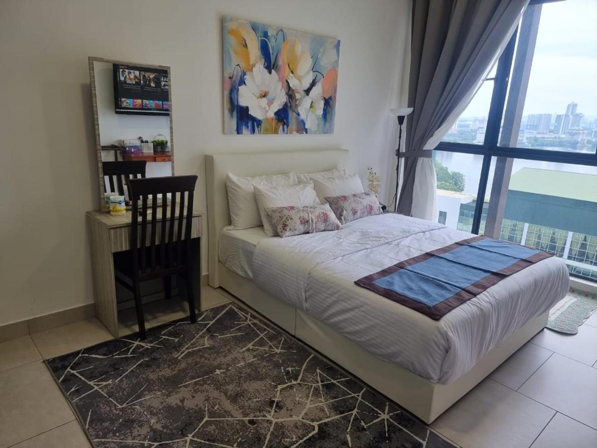 Mines Astetica Lake View Condo Seri Kembangan V1 المظهر الخارجي الصورة
