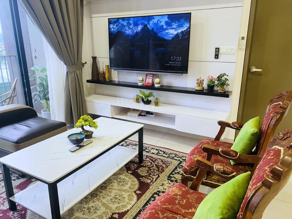 Mines Astetica Lake View Condo Seri Kembangan V1 المظهر الخارجي الصورة